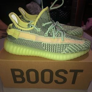 Yeezy Boost 350 V2 (neon green)